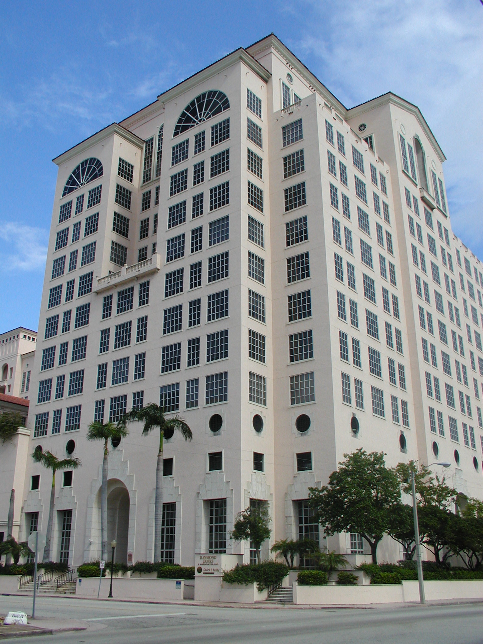 Alhambra Plaza