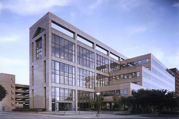 Colonnade Center